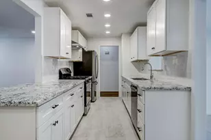 5805 Grape St, Houston, TX 77074 - Photo 9