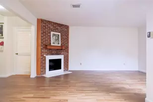 8313 Augustine Dr, Houston, TX 77036 - Photo 11