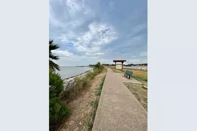 1003B 24th Street, San Leon, TX 77539 - Photo 17