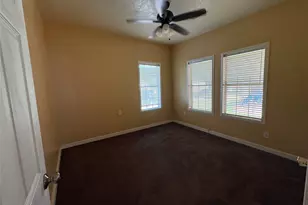 5234 Claremont St, Houston, TX 77023 - Photo 9