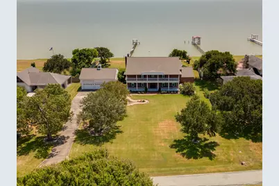 13224 Bay Place Drive, Beach City, TX 77523 - Photo 9