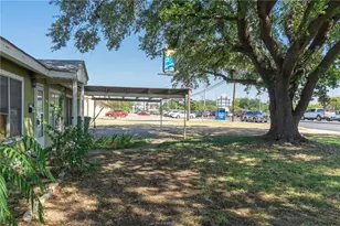720 E Villa Maria Rd, Bryan, TX 77802 - Photo 15