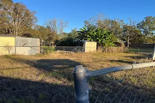 612 Silliman St, Sealy, TX 77474 - Photo 13