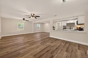 917 S Main St, Highlands, TX 77562 - Photo 5