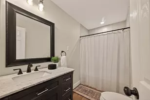 917 S Main St, Highlands, TX 77562 - Photo 17