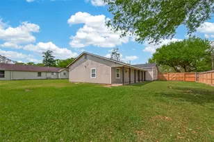 917 S Main St, Highlands, TX 77562 - Photo 39