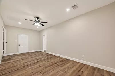 917 S Main Street, Highlands, TX 77562 - Photo 25