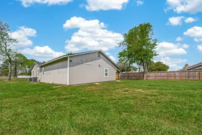 917 S Main Street, Highlands, TX 77562 - Photo 37