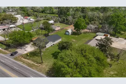 917 S Main Street, Highlands, TX 77562 - Photo 43