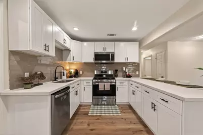 917 S Main Street, Highlands, TX 77562 - Photo 13