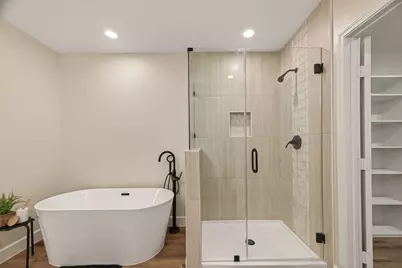 917 S Main Street, Highlands, TX 77562 - Photo 35