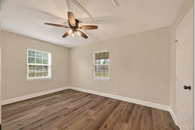 917 S Main Street, Highlands, TX 77562 - Photo 21