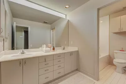 219 W Gray Street, Houston, TX 77019 - Photo 27