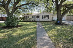 705 Inwood Dr, Baytown, TX 77521 - Photo 1