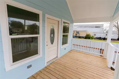 4425 7th Street, Bacliff, TX 77518 - Photo 3