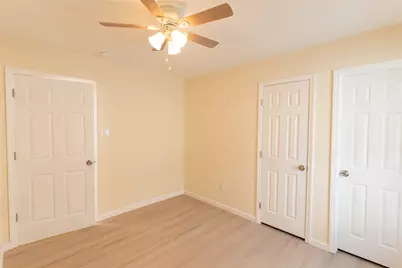 4425 7th Street, Bacliff, TX 77518 - Photo 11