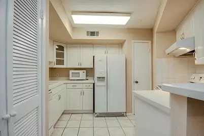 10811 Richmond Avenue #19, Houston, TX 77042 - Photo 11