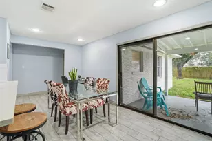 6023 Pineshade Ln, Houston, TX 77008 - Photo 9