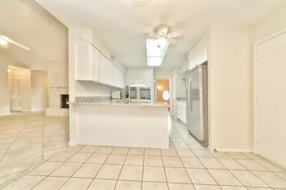 5822 W Bellfort Street, Houston, TX 77035 - Photo 17