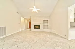 5822 W Bellfort St, Houston, TX 77035 - Photo 5
