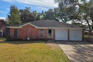 2121 Redwood St, Kemah, TX 77565 - Photo 3