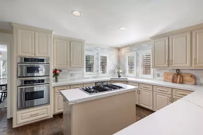 39 Watertree Court, The Woodlands, TX 77380 - Photo 15