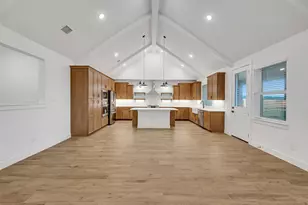 12110 Upper Meadows Ave, Mont Belvieu, TX 77535 - Photo 9