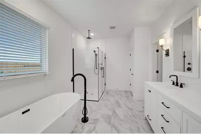 12110 Upper Meadows Avenue, Mont Belvieu, TX 77535 - Photo 15