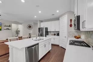 1917 Canyon Live Oak St, Conroe, TX 77304 - Photo 3