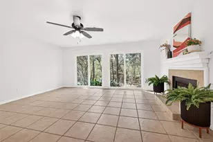 1 Laurel Oak Pl E, The Woodlands, TX 77380 - Photo 9