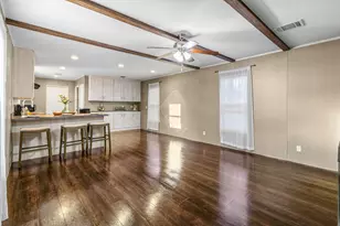 211 Woodstock, Livingston, TX 77351 - Photo 3