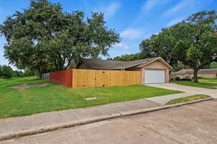 2210 Joel Wheaton Rd, Houston, TX 77077 - Photo 29