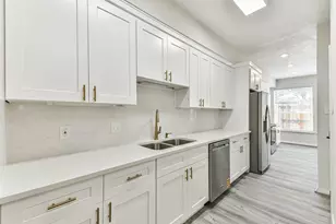 2604 Mid Ln, Houston, TX 77027 - Photo 13