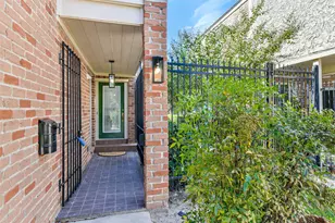 2604 Mid Ln, Houston, TX 77027 - Photo 3