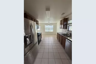 4330 Sprangletop Avenue, Baytown, TX 77521 - Photo 7