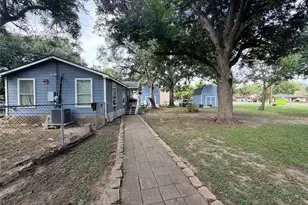 2308 Avenue L, Bay City, TX 77414 - Photo 5