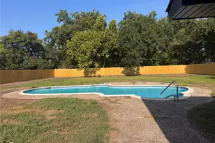909 S Downing Rd, Angleton, TX 77515 - Photo 7