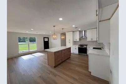 909 S Downing Road, Angleton, TX 77515 - Photo 9