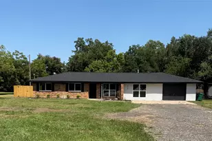 909 S Downing Rd, Angleton, TX 77515 - Photo 1