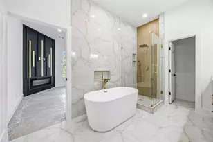 8303 Bassett St, Houston, TX 77051 - Photo 9