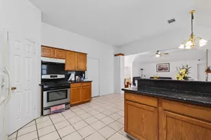 9927 Glenkirk Dr, Houston, TX 77089 - Photo 7