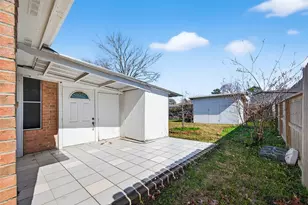 9927 Glenkirk Dr, Houston, TX 77089 - Photo 19