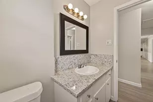 9502 Skyline Dr, Houston, TX 77063 - Photo 29