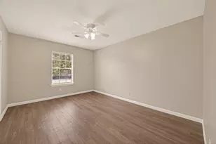 9502 Skyline Dr, Houston, TX 77063 - Photo 25
