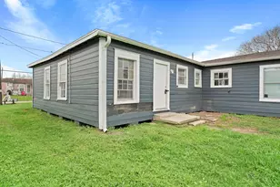 1721 W 5th St, Freeport, TX 77541 - Photo 1