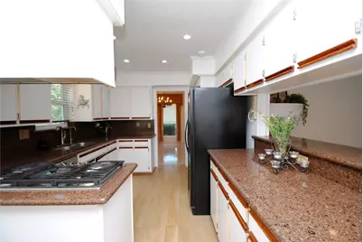 1006 Baymeadow Drive, Houston, TX 77062 - Photo 7