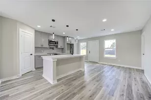 10413 Muscatine St, Houston, TX 77029 - Photo 7