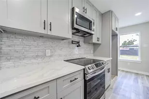 10413 Muscatine St, Houston, TX 77029 - Photo 17