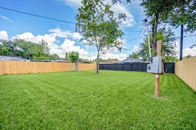 10413 Muscatine Street, Houston, TX 77029 - Photo 31