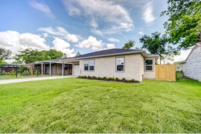 10413 Muscatine Street, Houston, TX 77029 - Photo 3